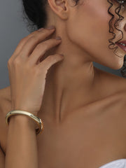 Chunky Gold Cuff Bracelet for Modern Glamour