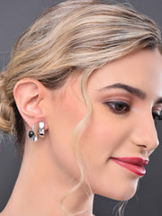 Twirl stud earring silver