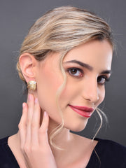 Modern wing earring in gold