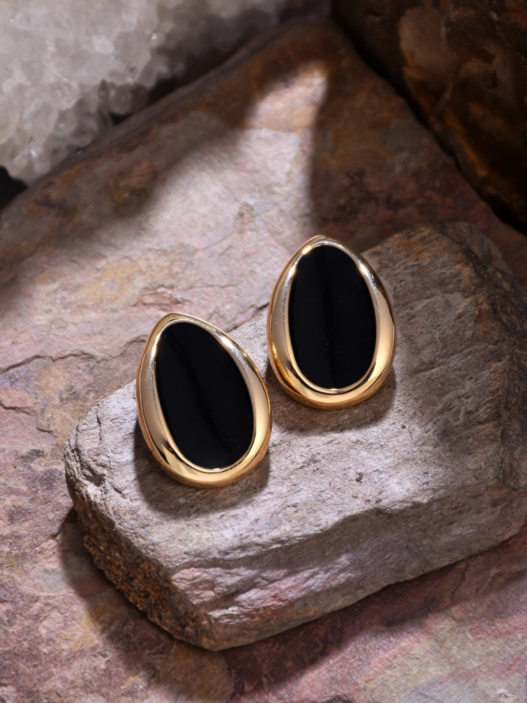 Black enamel Stud Earring