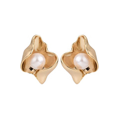 Pearl Golden Stud