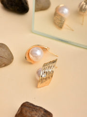 Pearl Stud Earring